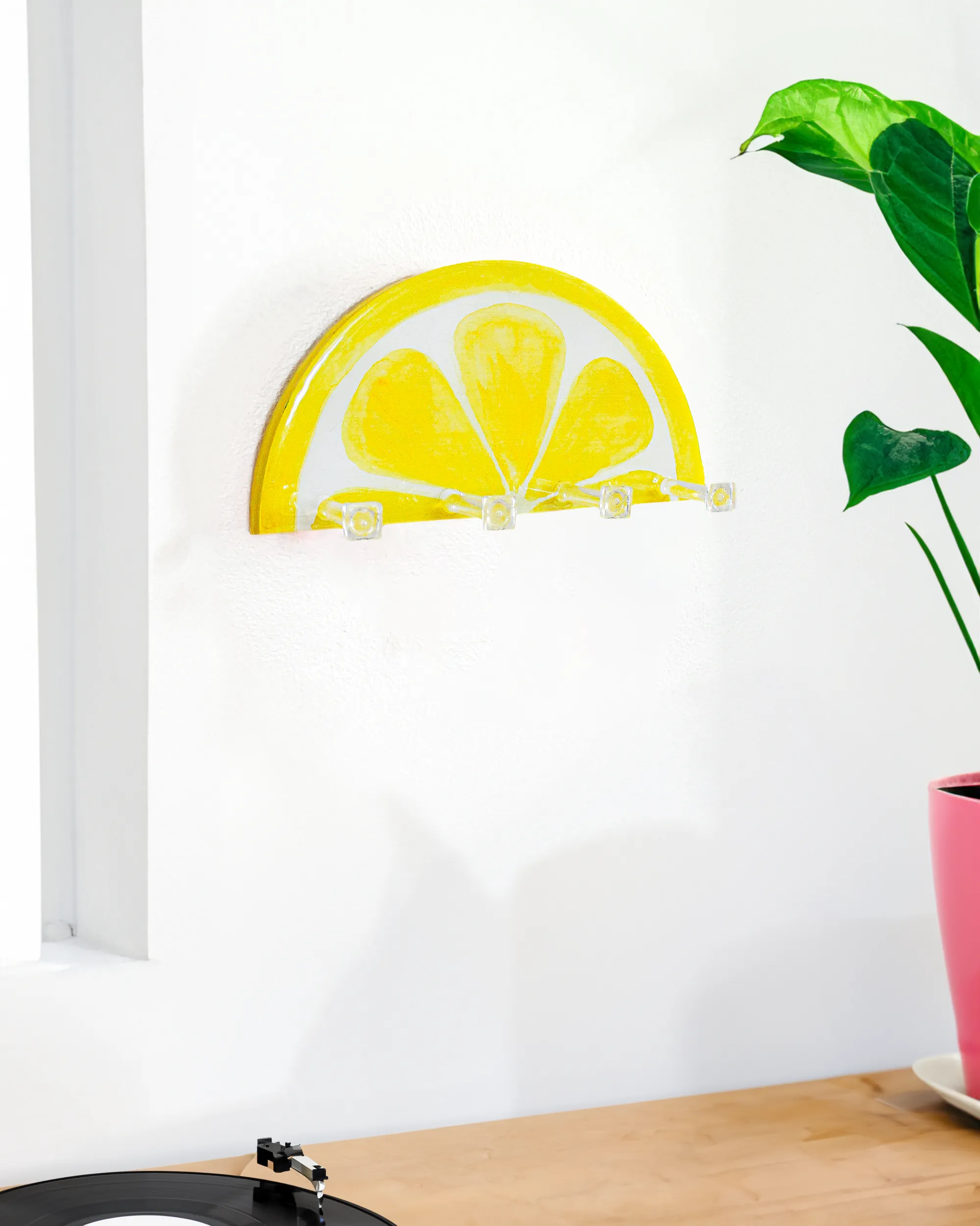 Lemon-themed key holder made of wood and resin, featuring four durable hooks for keys and small accessories.