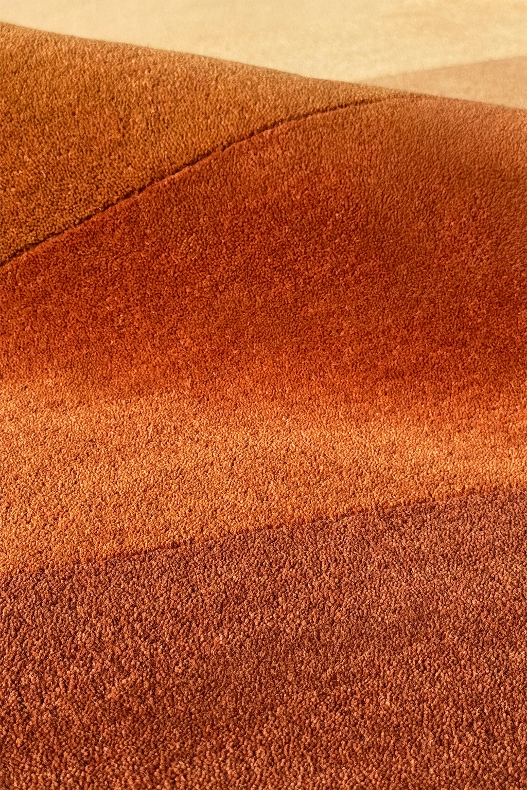 Tiers Round Hand-Tufted Wool Rug