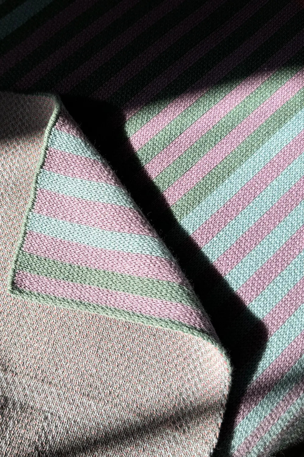 Colorful Modern Striped Organic Cotton Throw Blanket for Couch