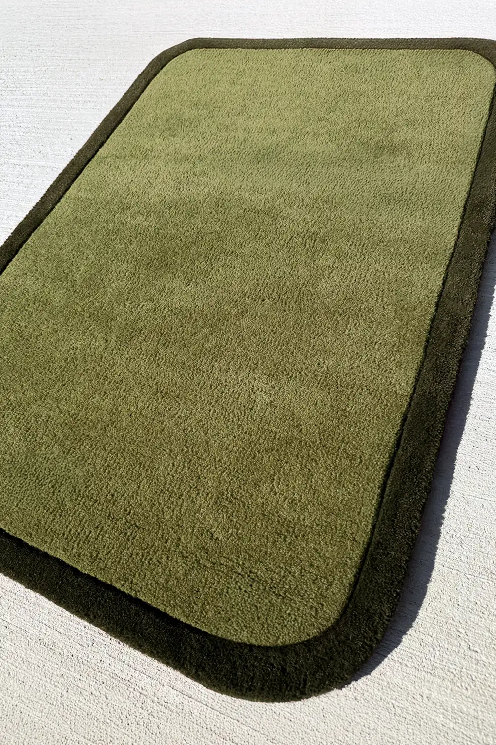 Contour Edge Hand Tufted Wool Rug