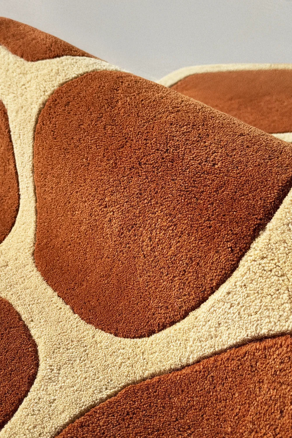 Contemporary abstract rug with raised organic shapes – cool accent rug with fun, wavy silhouette

